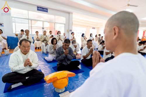 ภาพ No.275838:วันพุธที่ 3 ธันวาคม พ.ศ. 2568 พิธีบรรพชาอุปสมบท โครงการอุปสมบทบูชาธรรมมหาปูชนียาจารย์ ศูนย์อบรม : ศูนย์ส่งเสริมศีลธรรม จ.พะเยา ณ โบราณสถานพระธาตุจอมทอง และ โบสถ์กลางน้ำ วัดพระธาตุศรีโคมคำ อำเภอเมือง จังหวัดพะเยา