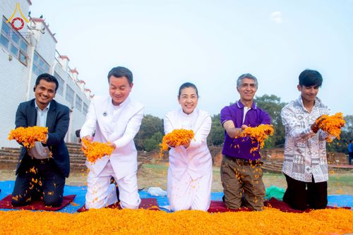 ภาพ No.213057:วันที่ 14 - 15 มีนาคม พ.ศ. 2568 คณะสงฆ์และสามเณรเดินธรรมยาตรา ในโครงการบวชสามเณรเนปาล 500 รูป ไปยังสถานที่รอบมายาเทวีและลุมพินีเกรด ณ ลุมพินี ประเทศเนปาล