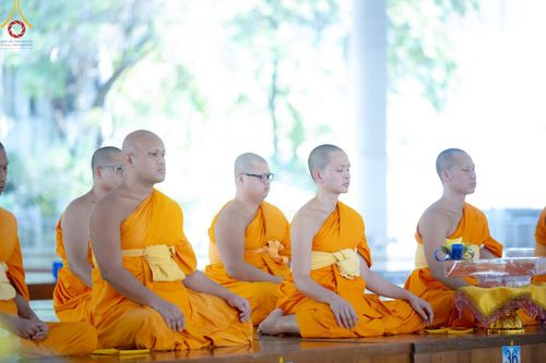 ภาพ No.208341:พิธีสวดพระพุทธมนต์ และถวายภัตตาหารเมนูสวรรค์แด่พระภิกษุ สามเณร วันที่ 15 กุมภาพันธ์ พ.ศ. 2568 ณ หอฉันคุณยายอาจารย์ฯ วัดพระธรรมกาย