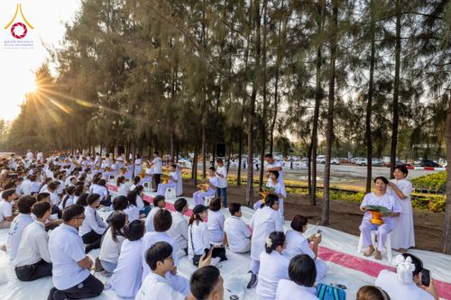 พิธีปลงผม ธรรมทายาท ระดับอุดมศึกษา รุ่นที่ 51 ภาคฤดูร้อน ณ วัดพระธรรมกาย จ.ปทุมธานี วันเสาร์ที่ 6 เมษายน พ.ศ. 2567