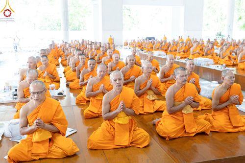 ภาพ No.174620:พิธีถวายภัตตาหารเมนูสวรรค์ เพื่อการบรรลุธรรม ณ หอฉันคุณยายอาจารย์ฯ วัดพระธรรมกาย วันที่ 23 พฤศจิกายน พ.ศ. 2567