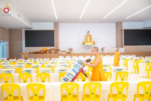 ภาพ No.156127:พิธีถวายสังฆทานแด่คณะสงฆ์ 323 วัด 4 จังหวัดชายแดนภาคใต้ ปีที่ 20 ครั้งที่ 173 พิธีมอบกองทุนหนุนแรงใจช่วยครูใต้ ปีที่ 17 ครั้งที่ 137 วันเสาร์ที่ 21 กันยายน พ.ศ.2567 ณ ศูนย์ปฏิบัติธรรมภาคใต้ อ.บางกล่ำ จ.สงขลา