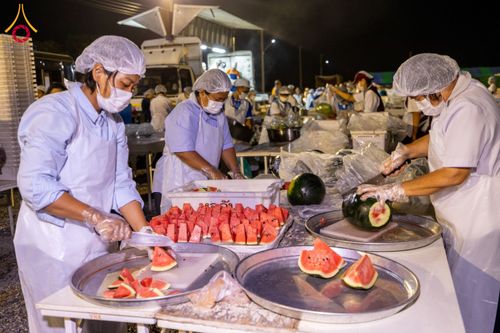 ภาพ No.118019:พิธีถวายภัตตาหารเป็นสังฆทาน แด่คณะพระธรรมยาตรา ปีที่ 12 วันที่ 24 มกราคม พ.ศ. 2567 ณ อนุสรณ์สถานบางนางแท่น จ.นครปฐม