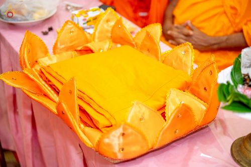 ภาพ No.264454:วันที่ 23 ตุลาคม พ.ศ. 2568 พิธีทอดกฐินสมทบ วัดกัลยาณมิตรต่างประเทศ  บูชาธรรม 81 ปี หลวงพ่อธัมมชโย  ณ วัดศรีอโรคา รามายา , วัดศรีธรรมราชา , วัดเปรดีปะกันเด วิหารายา ในเมืองมาตะเล ประเทศศรีลังกา 