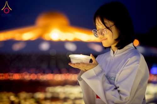 ภาพ No.266275:วันพุธที่ 5 พฤศจิกายน พ.ศ. 2568 (วันพระ ขึ้น 15 ค่ำ เดือน 12) พิธีลอยกระทงธรรม  ณ สระมหาเศรษฐีทะเลบุญ มหาวิหารพระมงคลเทพมุนี วัดพระธรรมกาย จ.ปทุมธานี