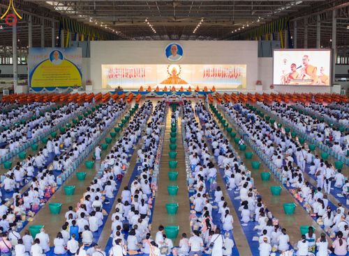 ภาพ No.149880:พิธีตักบาตร , พิธีปฎิบัติธรรม , พิธีถวายภัตตาหารเมนูสวรรค์ ในพรรษาแห่งการเข้าถึงธรรม วันธรรมชัย วันอังคารที่ 27 สิงหาคม พ.ศ.2567 ณ สภาธรรมกายสากล วัดพระธรรมกาย