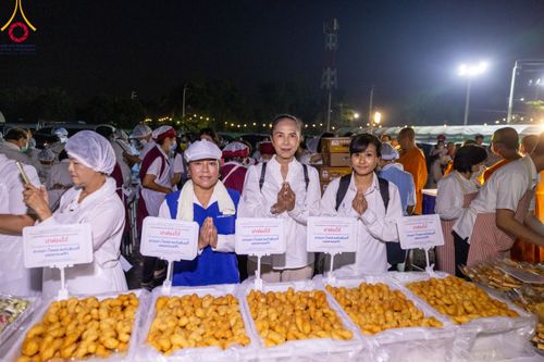 ภาพ No.116258:พิธีถวายภัตตาหารเป็นสังฆทาน แด่คณะพระธรรมยาตรา ปีที่ 12 วันที่ 21 มกราคม พ.ศ. 2567 ณ วัดโบสถ์(บน) บางคูเวียง จ.นนทบุรี