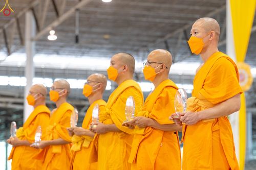 ภาพ No.83798:พิธีมอบโล่เกียรติยศ โครงการผู้นำแสงสว่างออนไลน์ ประจำปี 2565 ในวันอาทิตย์ที่ 2 กรกฎาคม พ.ศ. 2566 ณ วัดพระธรรมกาย