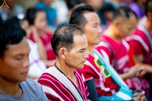 ภาพ No.139320:Photo Story  มหัศจรรย์วัดดงดินแดง Episode 7 พระภิกษุ-สามเณร ในโครงการบรรพชาอุปสมบทหมู่  กว่า 500 รูป ศีลจาริณีและสาธุชนกว่า 500 คน ร่วมพิธีบูชาข้าวพระ วัดดงดินแดง ต.ม่อนจอง อ.อมก๋อย จ.เชียงใหม่ วันอาทิตย์ที่ 7 เมษายน พ.ศ.2567