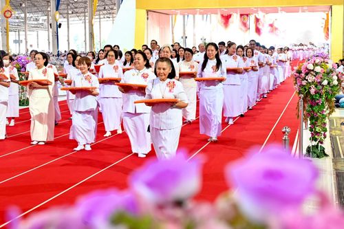 ภาพ No.277458:วันอาทิตย์ต้นเดือนที่ 7 ธันวาคม พ.ศ.2568 พิธีทอดผ้าป่าต้นสมบัติจักรพรรดิ ณ สภาธรรมกายสากล วัดพระธรรมกาย