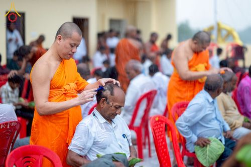 ภาพ No.231019:วันที่ 1 กรกฎาคม พ.ศ. 2568 โครงการบรรพชาสามเณร 300 รูป ถวายเป็นพุทธบูชา  วันอาสาฬหบูชา ณ จุดกำเนิดพระรัตนตรัย  ต้นแหล่งธัมมจักกัปปวัตตนสูตร เมืองพาราณสี  สารนาถ ประเทศอินเดีย