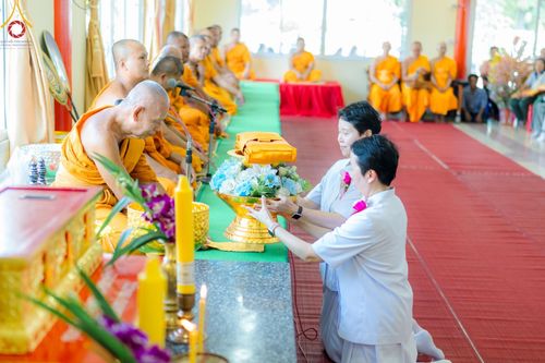 ภาพ No.170186:พิธีทอดกฐิน ณ วัดผาสุการาม อ.บางเลน จ.นครปฐม ในโครงการกฐินสามัคคีทั่วไทย 30,000 วัด บูชาธรรม 80 ปี หลวงพ่อธัมมชโย โดยคณะศิษยานุศิษย์วัดพระธรรมกาย วันที่ 26 ตุลาคม พ.ศ. 2567