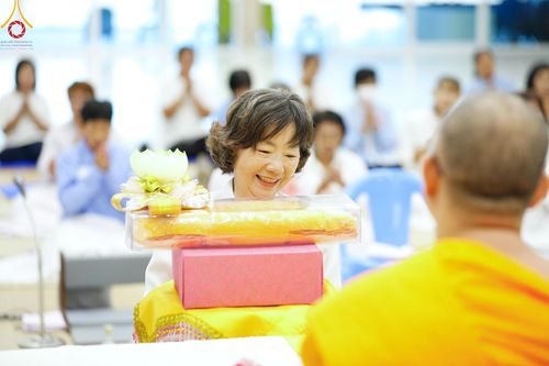 ภาพ No.127741:พิธีถวายภัตตาหารเป็นสังฆทาน แด่คณะพระธรรมยาตราฯ ในโครงการธรรมยาตราอัญเชิญพระบรมสารีริกธาตุ ประดิษฐาน ณ มหารัตนเจดีย์สิริปทุมสวรรค์ อ.บางกล่ำ จ.สงขลา วันที่ 8 มีนาคม พ.ศ. 2567