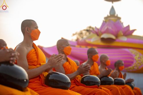 ภาพ No.112677:พิธีตักบาตรพระธรรมยาตราฯ ณ วัดสองพี่น้อง จ.สุพรรณบุรี วันที่ 15 มกราคม พ.ศ. 2567