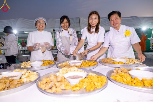 ภาพ No.109863:ถวายภัตตาหารเป็นสังฆทาน แด่คณะพระธรรมยาตราฯ ปีที่ 12 วันที่ 11 มกราคม พ.ศ. 2567 ณ อนุสรณ์สถานคลองบางนางแท่น  อ.สามพราน จ.นครปฐม