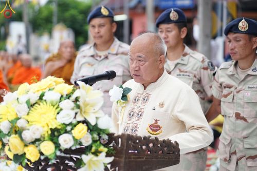 ภาพ No.146218:ตักบาตรพระ 1,384 รูป ทำบุญเมืองฝางครบรอบ 1,383 ปี ถวายเป็นพระราชกุศลแด่พระบาทสมเด็จพระเจ้าอยู่หัว เนื่องในโอกาสพระราชพิธีมหามงคล เฉลิมพระชนมพรรษา 6 รอบ 72 พรรษา วันเสาร์ที่ 27 กรกฎาคม พ.ศ.2567  ณ ถนนหน้าที่ว่าการอำเภอฝาง จ.เชียงใหม่