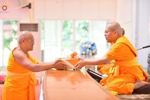 ภาพ No.149558:พิธีทอดผ้าป่ามหามงคล เพื่องานพระพุทธศาสนา , พิธีเจริญพระพุทธมนต์ และพิธีถวายสังฆทานแด่คณะสงฆ์ เนื่องในวันธรรมชัย 56 พรรษา น้อมบูชาธรรมหลวงพ่อธัมมชโย ณ ธรรมอุทยานบ้านแป้ง จ.สิงห์บุรี วันเสาร์ที่ 24 สิงหาคม พ.ศ. 2567