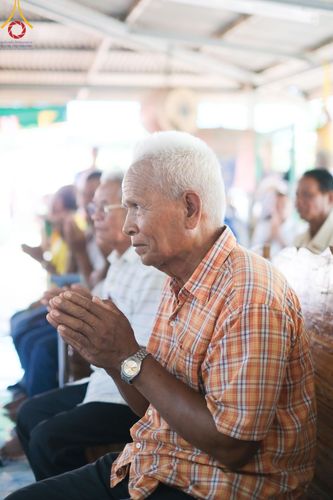 ภาพ No.168856:พิธีทอดกฐิน ณ วัดบ้านน้ำอ้อม จ.บุรีรัมย์ ในโครงการกฐินสามัคคีทั่วไทย 30,000 วัด บูชาธรรม 80 ปี หลวงพ่อธัมมชโย โดยคณะศิษยานุศิษย์วัดพระธรรมกาย วันที่ 23 ตุลาคม พ.ศ. 2567