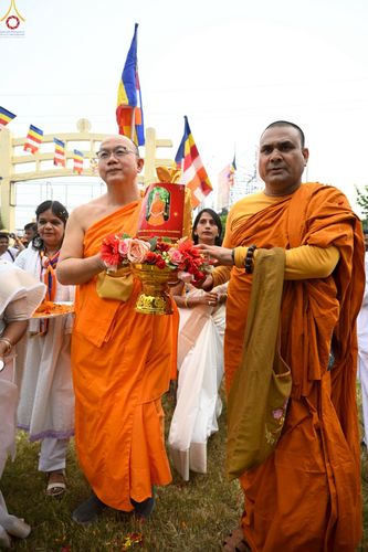 ภาพ No.263484:วันที่ 18 ตุลาคม พ.ศ. 2568 พิธีแห่กฐิน และกฐินสมทบหลวงพ่อ ธัมมชโย  ถวายแด่ วัดพุทธภูมิ เมืองโภปาล รัฐมัธยประเทศ ประเทศอินเดีย 