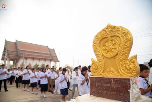 ภาพ No.301194:วันที่ 22 มกราคม พ.ศ. 2569 พิธีทอดผ้าป่าทำนุบำรุงศาสนสถาน ณ วัดใหม่พิบูลย์ผล อ.สองพี่น้อง จ.สุพรรณบุรี ในโครงการธรรมยาตรา กตัญญูบูชา มหาปูชนียาจารย์ พระมงคลเทพมุนี(สด จนฺทสโร) พระผู้ปราบมาร อนุสรณ์สถาน 7 แห่ง ปีที่ 14