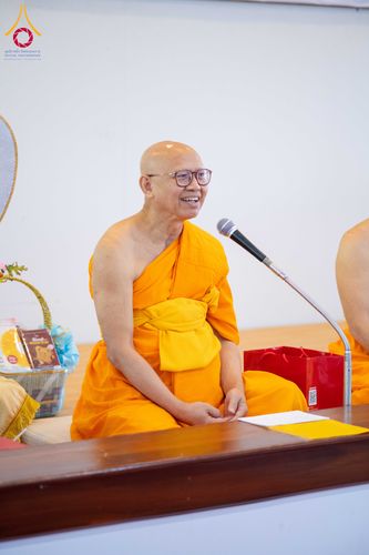 ภาพ No.278464:วันพุธที่ 10 ธันวาคม พ.ศ.2568  พิธีทอดผ้าป่าเพื่อสนับสนุนโครงการตักบาตรพระ 10,000 รูป เมืองกาญจนบุรี ณ อาคารปลูกศรัทธา วัดพระธรรมกาย