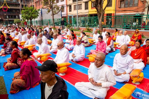 ภาพ No.313421:วันพฤหัสบดีที่ 12 มีนาคม พ.ศ. 2569 พิธีมอบบาตรและผ้าไตรในโครงการบรรพชาสามเณร 500 รูป  ณ นาคบาฮาล (Nagbahal) ประเทศเนปาล