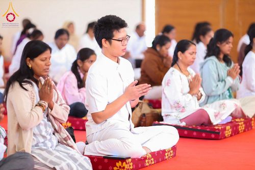 ภาพ No.283842:วันที่ 6-7 ธันวาคม พ.ศ. 2568  พิธีรับมอบหนังสือแสดงเจตจำนงถวายสิทธิครอบครองและใช้ประโยชน์วัดสันติวัน เมืองนาคปูร์  พิธีจุดโคมประทีปถวายเป็นพุทธบูชา และอุทิศบุญกุศลแด่ ดร.บี.อาร์. อัมเบดการ์  พิธีบูชาข้าวพระถ่ายทอดสดจากประเทศไทย