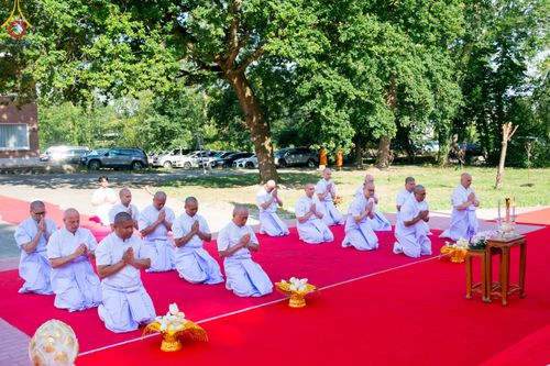 ภาพ No.83835:พิธีเวียนประทักษิณ,พิธีบรรพชาและพิธีอุปสมบทหมู่ ในโครงการอบรมพระธรรมทายาทในทวีปยุโรป  รุ่นที่ 9 วันอาทิตย์ที่ 16 กรกฎาคม พ.ศ. 2566 ณ วัดพระธรรมกายเบเนลักซ์  ประเทศเบลเยียม