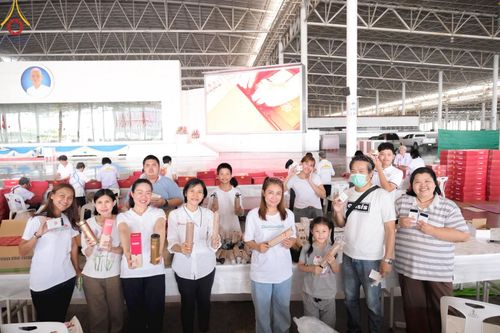 ภาพ No.212176:วันจันทร์ที่ 17 มีนาคม พ.ศ. 2568 บุญบรรจุกล่องไทยธรรม เพื่อถวายแด่พระสังฆาธิการ 40,000 กว่าวัดทั่วไทย ในวันคุ้มครองโลก 22 เมษายน พ.ศ. 2568 ณ บ้านแก้วเรือนทองคุณยายฯ วัดพระธรรมกาย