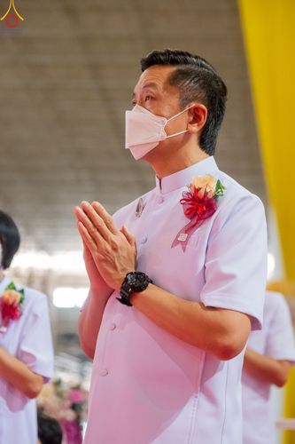 ภาพ No.89588:พิธีตักบาตร ข้าวสารอาหารแห้ง พิธีบูชาข้าวพระ และพิธีจุดเทียนใจ ไฟนิรันดร์  อนันตชัย ณ สภาธรรมกายสากล วัดพระธรรมกาย วันอาทิตย์ที่ 1 ตุลาคม พ.ศ. 2566