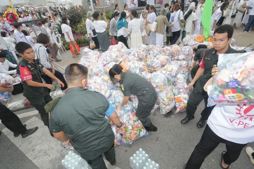 ภาพ No.210428:วันอาทิตย์ที่ 9 มีนาคม พ.ศ. 2568 พ่อเมืองโคราชจัดตักบาตรพระหมื่น ทำบุญเมือง 557 ปี