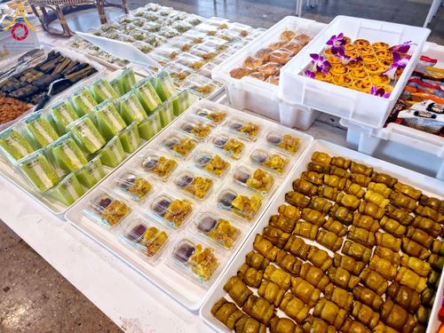 ภาพ No.204437:พิธีถวายภัตตาหารเป็นสังฆทาน แด่พระธรรมยาตรา ณ วัดพระธรรมกาย ตำบลคลองสาม อำเภอคลองหลวง จังหวัดปทุมธานี ในโครงการธรรมยาตรา กตัญญูบูชา มหาปูชนียาจารย์ พระมงคลเทพมุนี(สด จนฺทสโร) พระผู้ปราบมาร อนุสรณ์สถาน 7 แห่ง ปีที่ 13 วันที่ 31 มกราคม พ.ศ. 2568