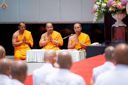 ภาพ No.156815:พิธีบรรพชาอุปสมบท ธรรมทายาท โครงการอุปสมบทหมู่บูชาธรรมครบรอบ 107 ปี วันครูผู้ค้นพบวิชชาธรรมกาย ณ โบสถ์พระไตรปิฏก วัดพระธรรมกาย วันเสาร์ที่ 14 กันยายน พ.ศ. 2567