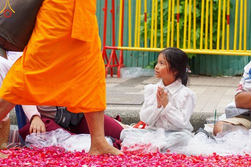 ภาพ No.128348:พิธีอัญเชิญพระบรมสารีริกธาตุ " ใจกลางเมืองนครหาดใหญ่ " เพื่อประดิษฐาน ณ มหารัตนเจดีย์สิริปทุมสวรรค์ (เจดีย์อริยพุทธะ 5 พระองค์) ศูนย์ปฏิบัติธรรมภาคใต้ อ.บางกล่ำ จ.สงขลา  วันที่ 9 มีนาคม พ.ศ.2567 (ชุดที่ 1)