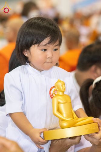 ภาพ No.60095:พิธีเจริญพระพุทธมนต์ "ฉลองอายุวัฒนมงคล 80 ปี หลวงพ่อธัมมชโย" พิธีถวายไทยธรรม คณะสงฆ์ 10,000 กว่าวัดทั่วประเทศ ในวันคุ้มครองโลก วันจันทร์ที่ 22 เมษายน พ.ศ. 2567 ณ สภาธรรมกายสากล วัดพระธรรมกาย จ.ปทุมธานี