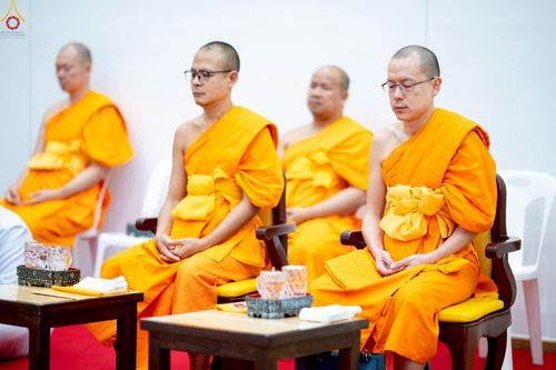 ภาพ No.242873:วันที่ 29-31 สิงหาคม พ.ศ. 2568 องค์กรภาคีเครือข่าย “บวร” (บ้าน-วัด-โรงเรียน-ราชการ) อ.คลองหลวง จัดบวชอุบาสิกาแก้ว ถวายพระราชกุศลแด่สมเด็จพระพันปีหลวง - กตัญญูบูชาแด่ผู้มีพระคุณ