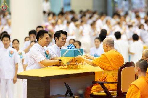 ภาพ No.150247:พิธีทอดผ้าป่าสมทบกฐินวัดพระธรรมกาย และสมทบกฐิน 30,000 วัดทั่วไทย ครั้งที่ 1 เนื่องในวันธรรมชัย 27 สิงหาคม พ.ศ.2567 ณ สภาธรรมกายสากล วัดพระธรรมกาย