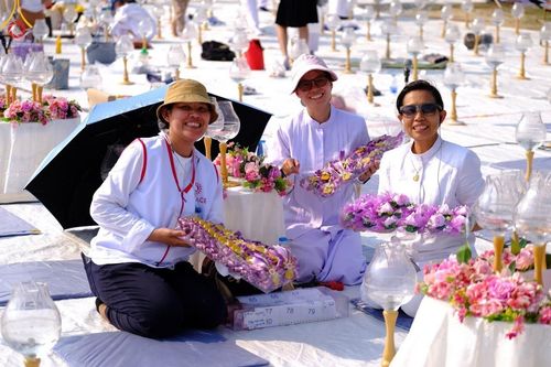 ภาพ No.112603:V.11 สามารถ การเตรียมงาน เก็บงาน การรับบุญของเจ้าหน้าที่หน่วยงานต่างๆ เพื่อโครงการธรรมยาตรา กตัญญูบูชา มหาปูชนียาจารย์ พระมงคลเทพมุนี (สด จนฺทสโร) พระผู้ปราบมาร อนุสรณ์สถาน 7 แห่ง ปีที่ 12 ระหว่างวันที่ 2 - 31 มกราคม พ.ศ.2567