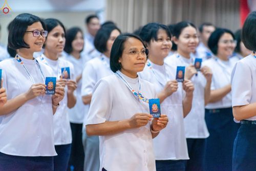 ภาพ No.319981:วันที่ 6 เมษายน พ.ศ.2569 ทีมจัดภัตตาหารประชุมเตรียมงานถวายมหาสังฆทาน 40,000 กว่าวัดทั่วประเทศ บูชาธรรม 82 ปี หลวงพ่อธัมมชโย