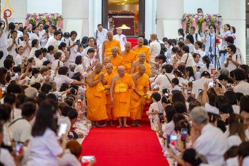 ภาพ No.137849:พิธีอุปสมบทสามเณรอุทิศชีวิต 11 รูป วันวิสาขบูชา พุธที่ 22 พฤษภาคม พ.ศ.2567 ณ อุโบสถ วัดพระธรรมกาย