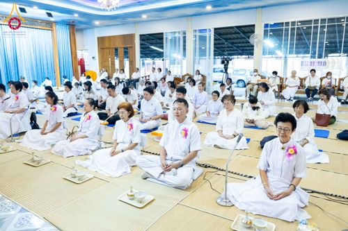 ภาพ No.295552:วันที่ 16 มกราคม พ.ศ. 2569 พิธีถวายภัตตาหารเป็นสังฆทาน แด่พระธรรมยาตรา ณ วัดโบสถ์บน ต.บางคูเวียง จ.นนทบุรี อนุสรณ์สถานลำดับที่ 4 สถานที่เกิดด้วยกายธรรม ในโครงการธรรมยาตรา กตัญญูบูชา มหาปูชนียาจารย์ พระมงคลเทพมุนี(สด จนฺทสโร) พระผู้ปราบมาร อนุสรณ์สถาน 7 แ