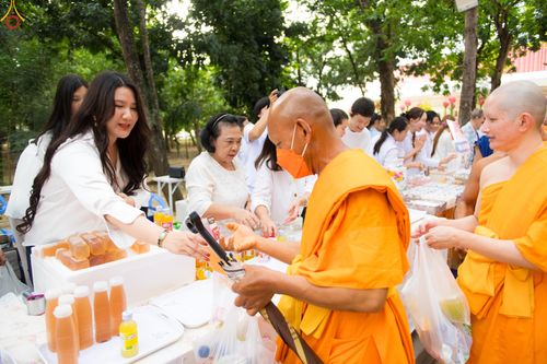 ภาพ No.342100:วันพฤหัสบดีที่ 30 กรกฎาคม พ.ศ.2569 วันเข้าพรรษา วัดพระธรรมกาย