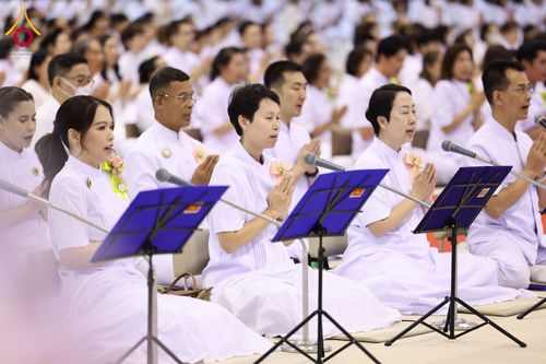 ภาพ No.318388:วันอาทิตย์ต้นเดือนที่ 5 เมษายน พ.ศ.2569 พิธีบูชาข้าวพระ ณ สภาธรรมกายสากล วัดพระธรรมกาย