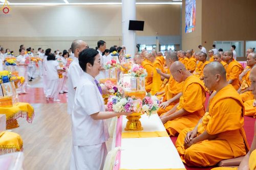 ภาพ No.343640:วันที่ 16 สิงหาคม พ.ศ.2569 พิธีถวายคิลานเภสัช และอุปกรณ์ทางการแพทย์ ณ ห้องแก้วสารพัดนึก2 วัดพระธรรมกาย