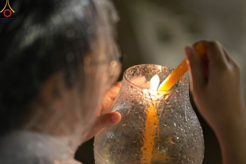 ภาพ No.89318:พิธีประดิษฐานรูปหล่อทองคำ  คุณยายอาจารย์มหารัตนอุบาสิกาจันทร์ ขนนกยูง ภายในมหาวิหารคุณยายอาจารย์ฯ เนื่องในวันครูผู้ค้นพบวิชชาธรรมกาย วันศุกร์ที่ 29 กันยายน พ.ศ. 2566 ณ วัดพระธรรมกาย จ.ปทุมธานี