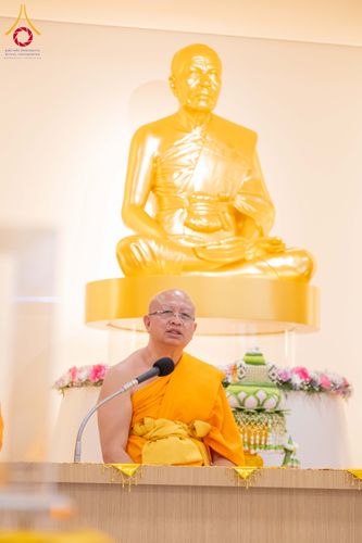 ภาพ No.319185:วันที่ 29 มีนาคม พ.ศ.2569 พิธีอัญเชิญรูปหล่อพระมงคลเทพมุนี (สด จนฺทสโร) ประดิษฐาน ณ ห้องปฏิบัติธรรม “มงคลรัตนโชติ”  วัดพระธรรมกายชิคาโก ประเทศสหรัฐอเมริกา