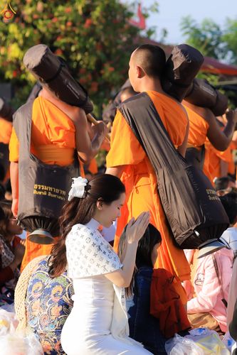 ภาพ No.293015:วันที่ 11 มกราคม พ.ศ. 2569 พิธีต้อนรับพระธรรมยาตรา ณ อนุสรณ์สถานลำดับที่ 3 (ภาพชุดที่ 2) สถานที่เกิดในเพศสมณะ วัดสองพี่น้อง อำเภอสองพี่น้อง จังหวัดสุพรรณบุรี ในโครงการธรรมยาตรา กตัญญูบูชา มหาปูชนียาจารย์ พระมงคลเทพมุนี(สด จนฺทสโร) พระผู้ปราบมาร อนุสรณ์สถ