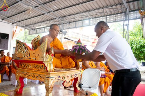 ภาพ No.311043:วันพฤหัสบดีที่ 26 กุมภาพันธ์ พ.ศ. 2569 พิธีถวายสังฆทานแด่คณะสงฆ์ 323 วัด ปีที่ 22 ครั้งที่ 182 พิธีมอบกองทุนหนุนแรงใจช่วยครูใต้ ปีที่ 19 ครั้งที่ 145 และพิธีทำบุญอุทิศส่วนกุศลให้ผู้วายชนม์