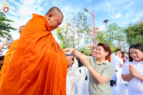 ภาพ No.313974:วันอาทิตย์ที่ 14 มีนาคม พ.ศ. 2569 ทำบุญเมืองหาดใหญ่ตักบาตรพระ 1,109 รูป เติมบุญใหญ่ หลังวิกฤตมหาอุทกภัย ณ ซุ้มประตูไชน่าทาวน์ ถนนศุภสารรังสรรค์ อ.หาดใหญ่ จ.สงขลา