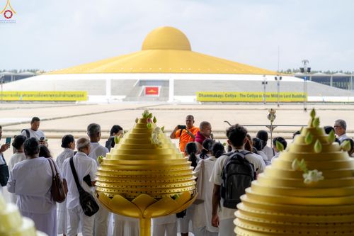 ภาพ No.345170:วันที่ 7 - 19 สิงหาคม พ.ศ.2569 ต้อนรับชาวต่างชาติเยี่ยมชมวัดพระธรรมกาย
